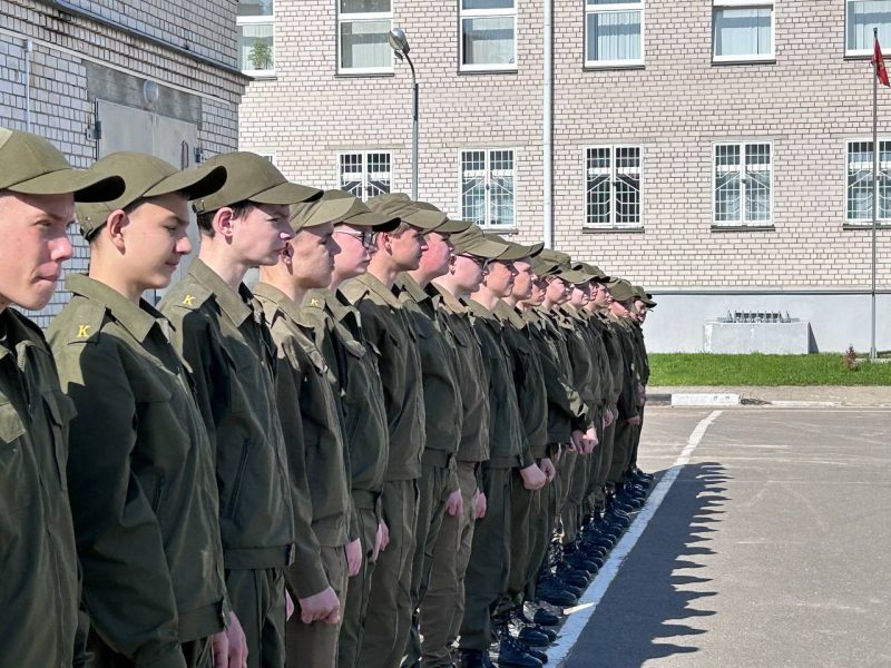 Костюковичские "зубры"  готовятся к параду в честь 80-летия Великой Победы