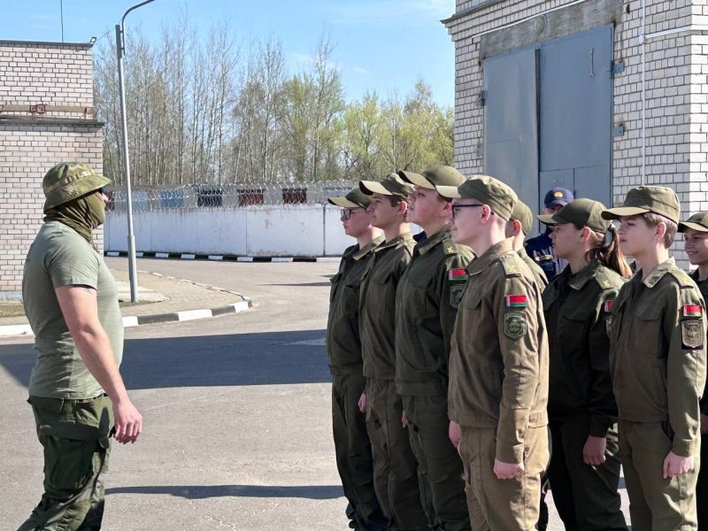 Костюковичские "зубры"  готовятся к параду в честь 80-летия Великой Победы