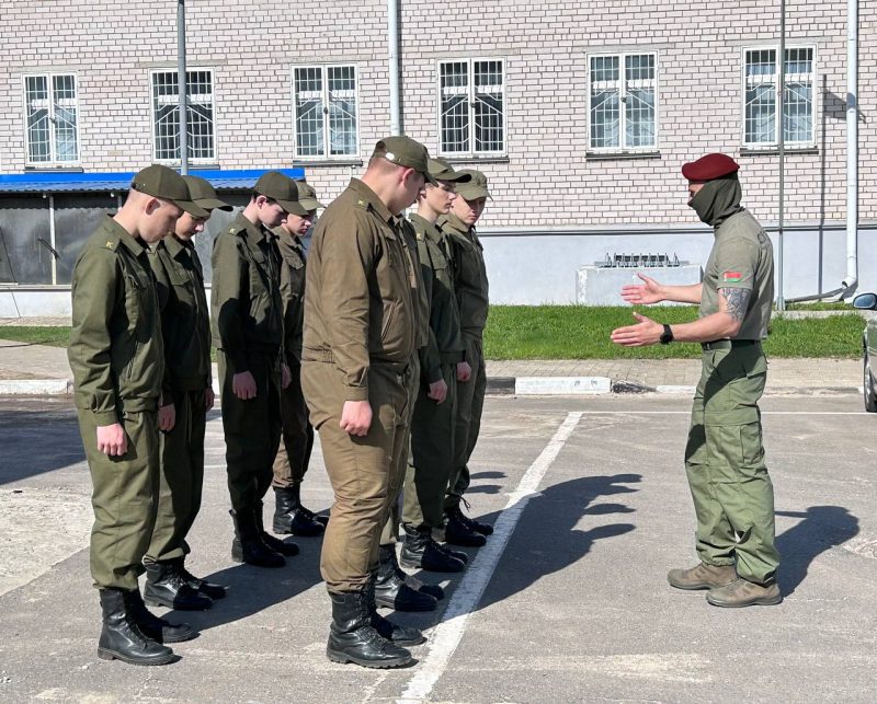 Костюковичские "зубры"  готовятся к параду в честь 80-летия Великой Победы