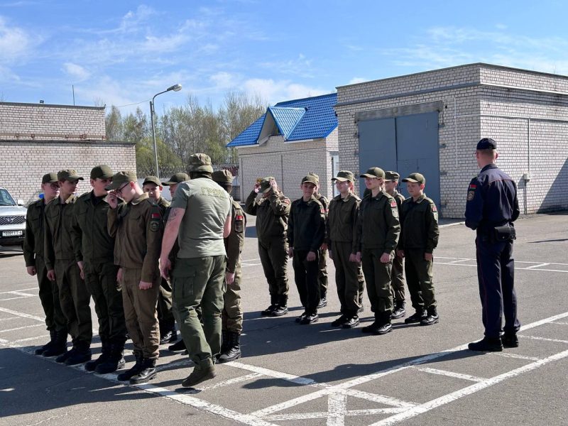 Костюковичские "зубры"  готовятся к параду в честь 80-летия Великой Победы