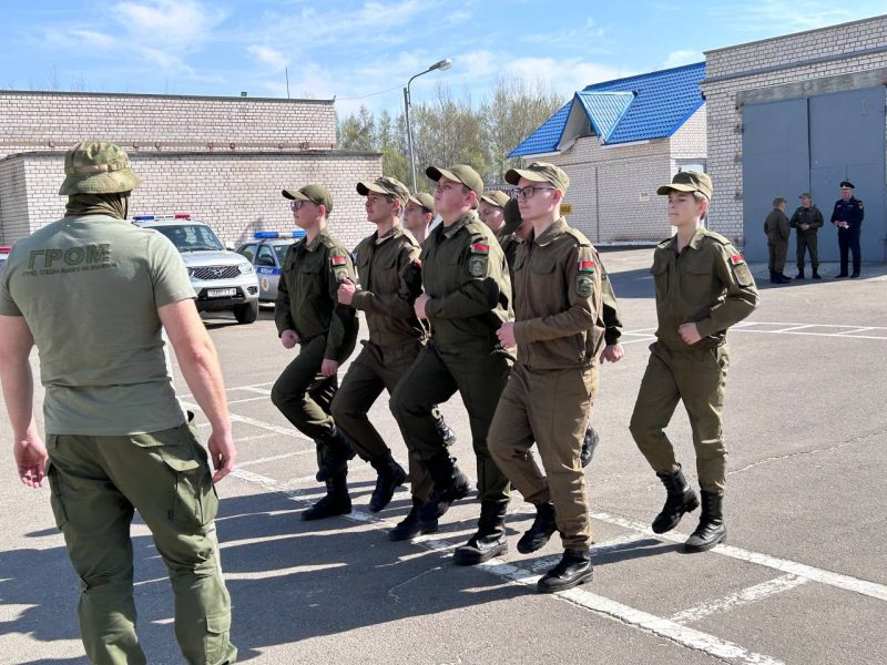 Костюковичские "зубры"  готовятся к параду в честь 80-летия Великой Победы