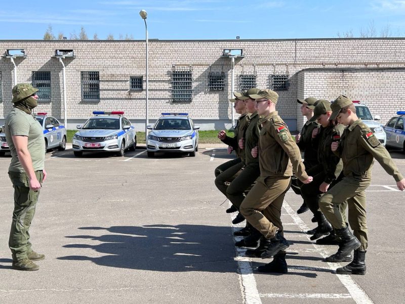 Костюковичские "зубры"  готовятся к параду в честь 80-летия Великой Победы