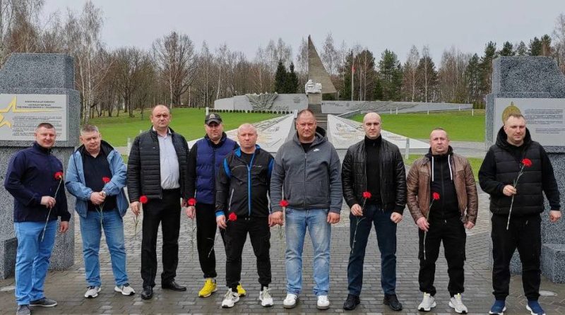 Сотрудники Костюковичского РОВД посетили хоккейный матч в столице Беларуси