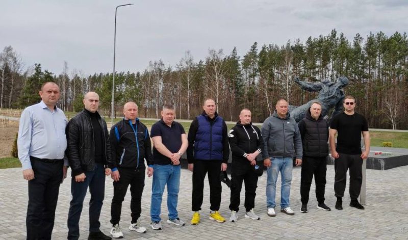 Сотрудники Костюковичского РОВД посетили хоккейный матч в столице Беларуси