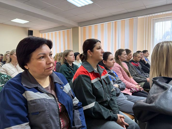 Единый день информирования проходит сегодня в трудовых коллективах района