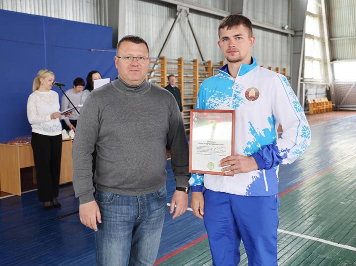 Работников спортивной отрасли и любителей спорта чествовали в Костюковичской ДЮСШ