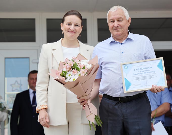 В этом году Костюковичскую районную гимназию покидают 33 выпускника