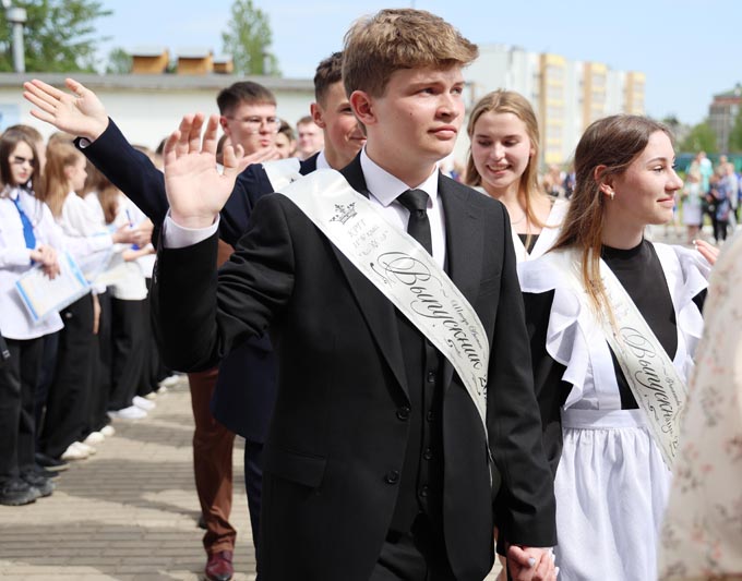 В этом году Костюковичскую районную гимназию покидают 33 выпускника