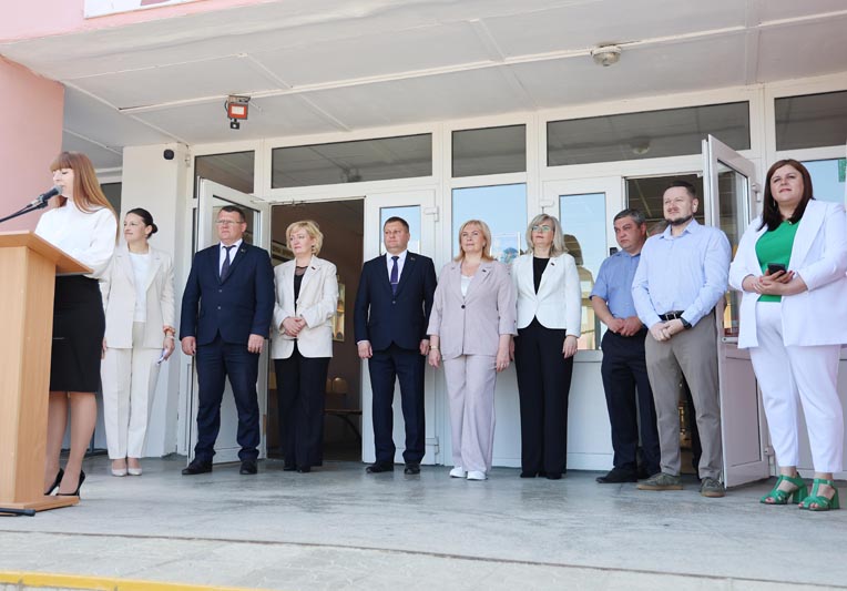 В этом году Костюковичскую районную гимназию покидают 33 выпускника