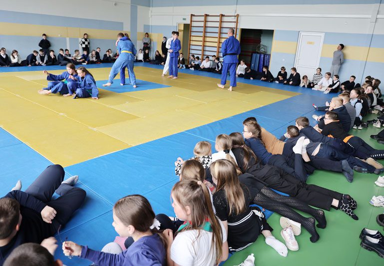 Показательные выступления юных дзюдоистов прошли в Костюковичском ФОЦ