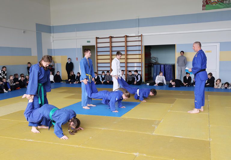 Показательные выступления юных дзюдоистов прошли в Костюковичском ФОЦ