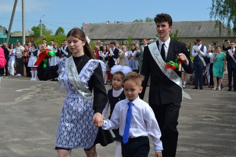 Самый радостный и долгожданный – последний звонок в средней школе № 1