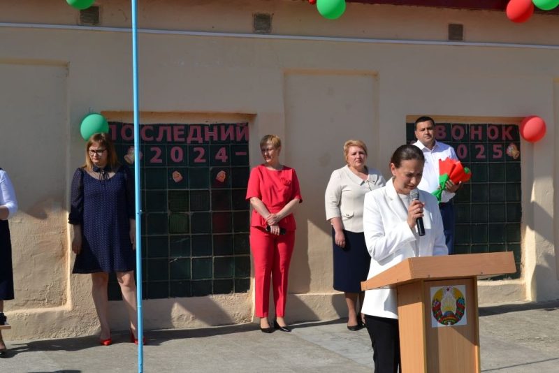 Самый радостный и долгожданный – последний звонок в средней школе № 1