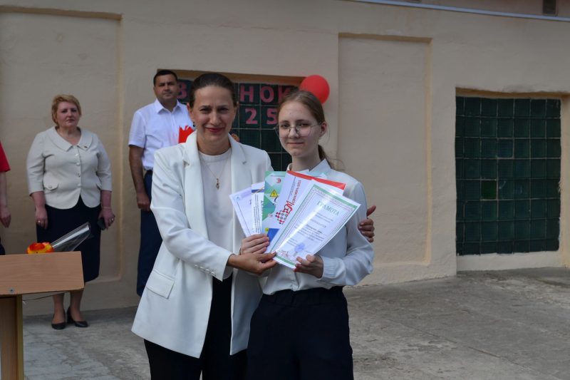 Самый радостный и долгожданный – последний звонок в средней школе № 1