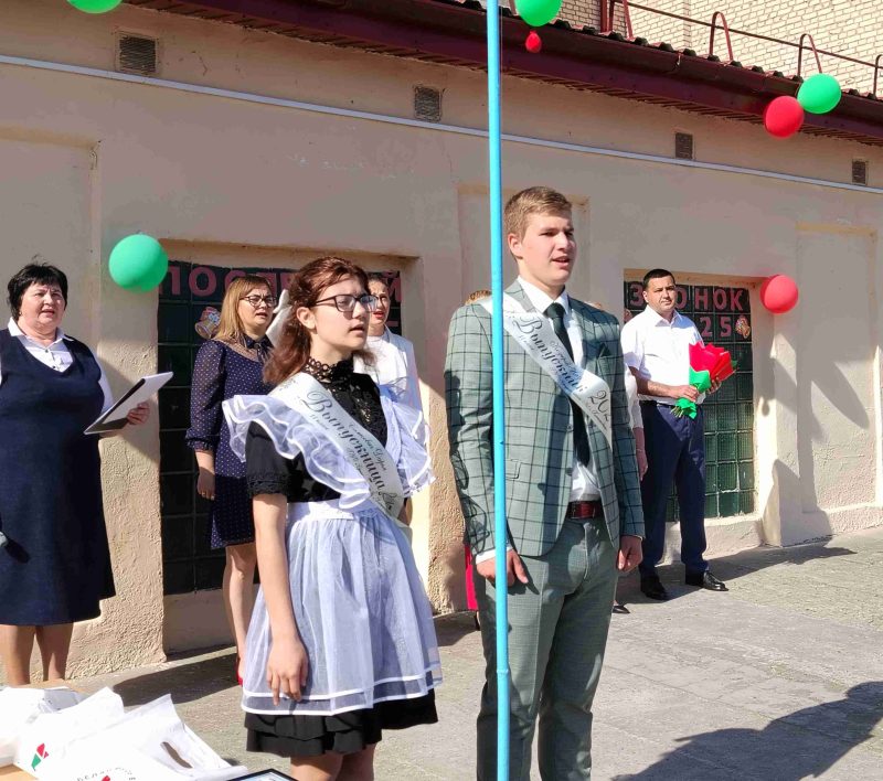 Их звездный час! Во взрослую жизнь отправились выпускники средней школы №1