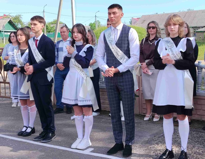 Их звездный час! Во взрослую жизнь отправились выпускники средней школы №1