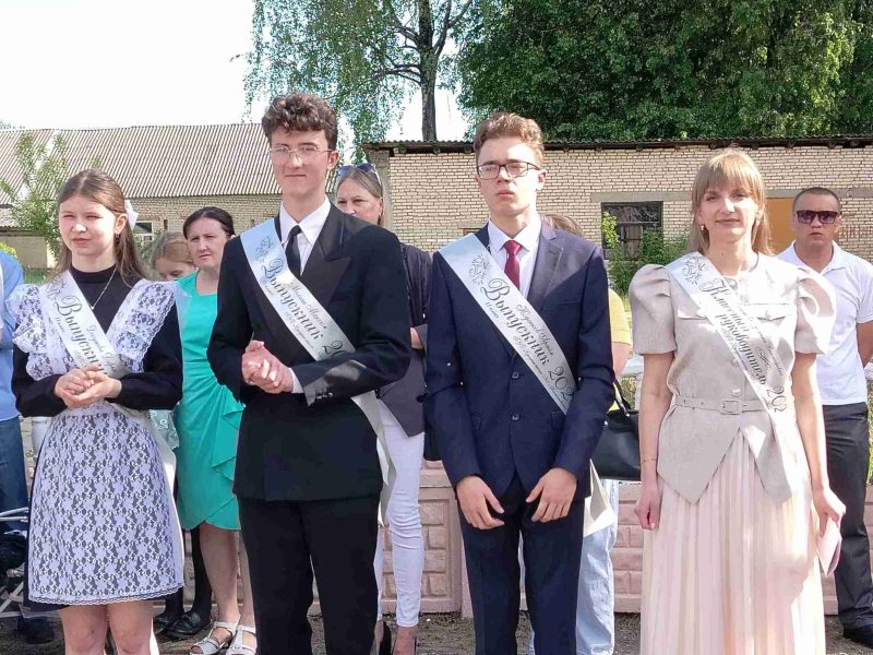 Их звездный час! Во взрослую жизнь отправились выпускники средней школы №1