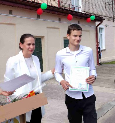 Их звездный час! Во взрослую жизнь отправились выпускники средней школы №1