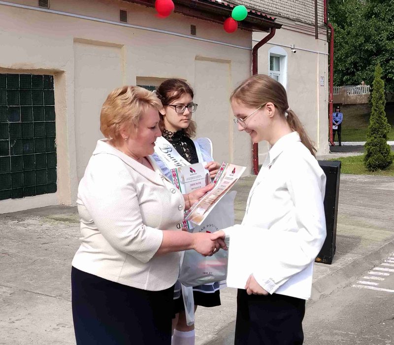 Их звездный час! Во взрослую жизнь отправились выпускники средней школы №1