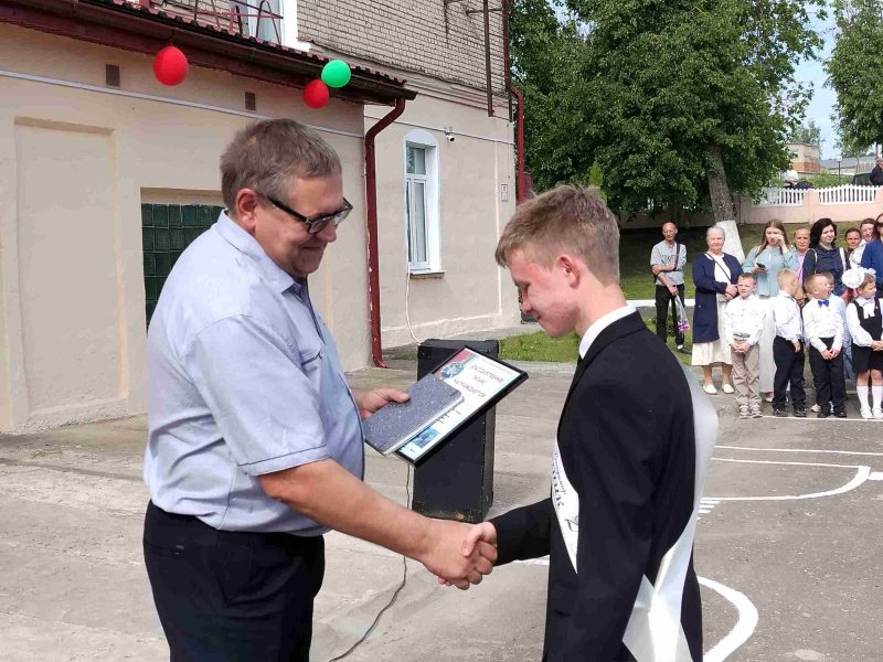 Их звездный час! Во взрослую жизнь отправились выпускники средней школы №1