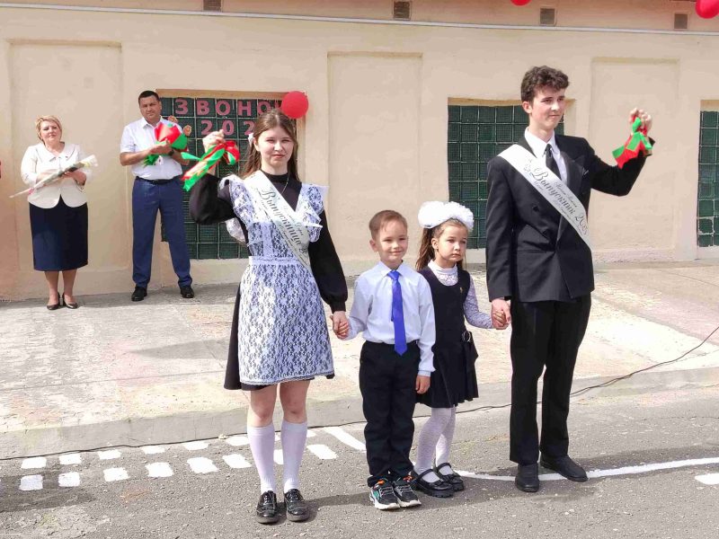 Их звездный час! Во взрослую жизнь отправились выпускники средней школы №1