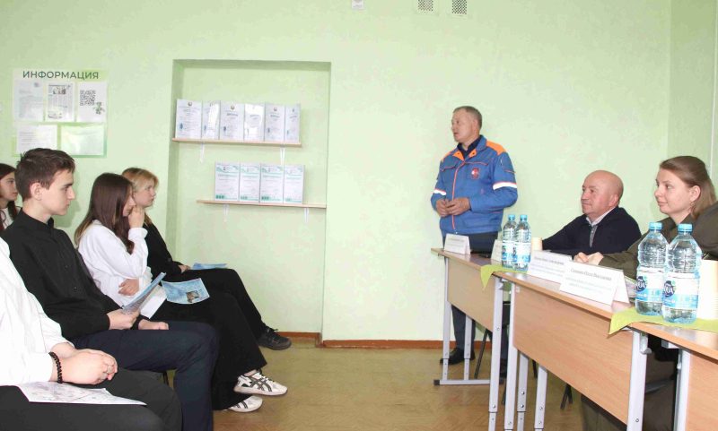 О профориентационной работе 30 апреля говорили в средней школе № 2