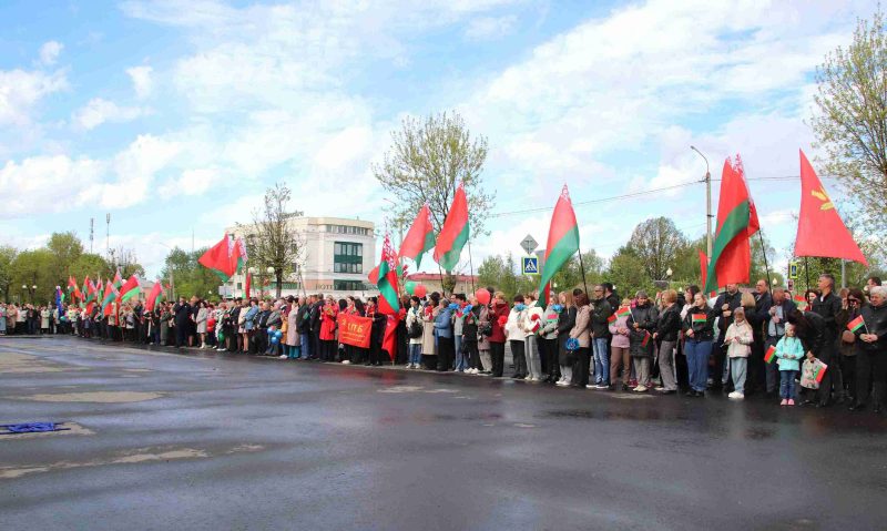С Первомаем! Митинг в честь Праздника труда прошел в Костюковичах