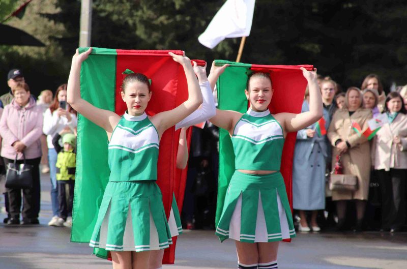 С Первомаем! Митинг в честь Праздника труда прошел в Костюковичах
