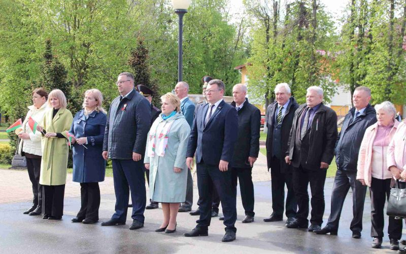 С Первомаем! Митинг в честь Праздника труда прошел в Костюковичах