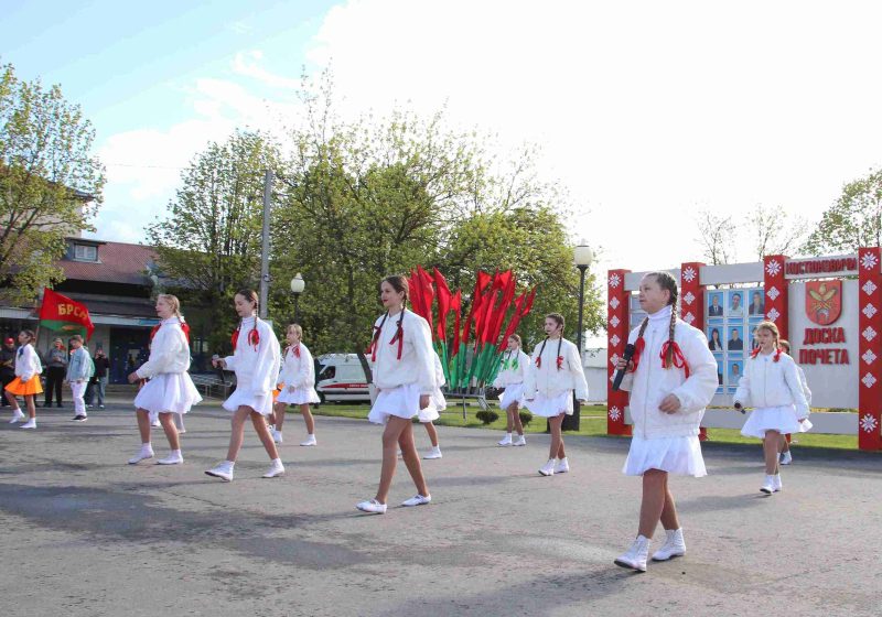 С Первомаем! Митинг в честь Праздника труда прошел в Костюковичах