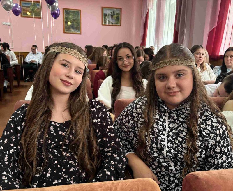 Фотофакт. Трогательный выпускной вечер в детской школе искусств