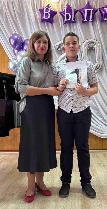 Фотофакт. Трогательный выпускной вечер в детской школе искусств