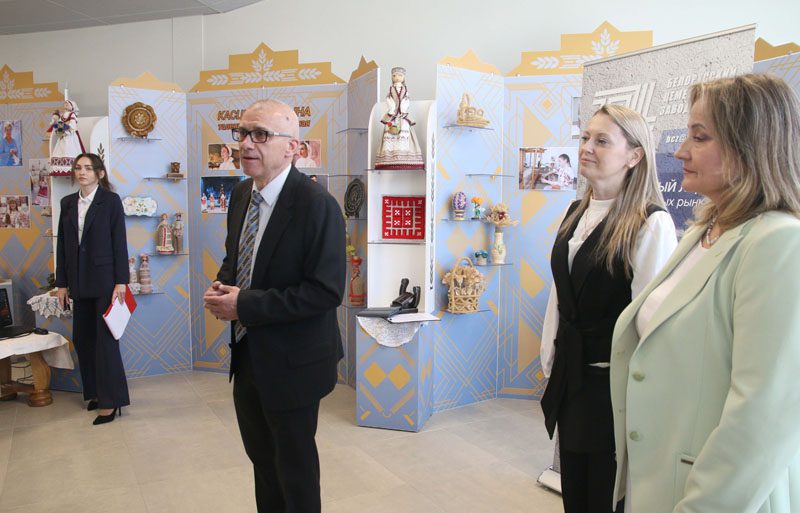 В Костюковичах открылась передвижная выставка, посвященная 80-летию Великой Победы «Беларусь непобедимая»