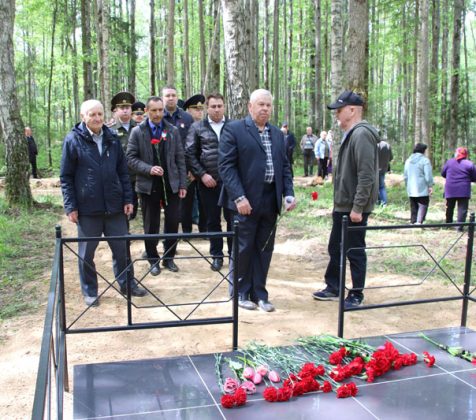 7 мая в деревне Осов открыли памятный знак в честь партизанского отряда № 45 «За Родину»