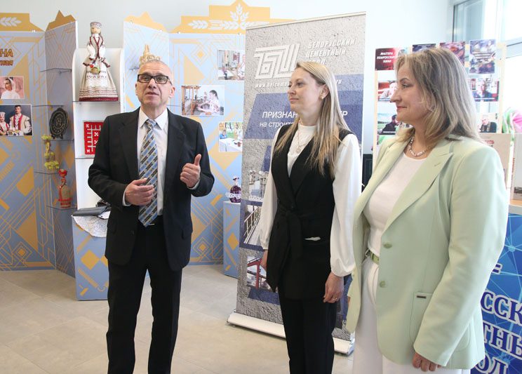 В Костюковичах открылась передвижная выставка, посвященная 80-летию Великой Победы «Беларусь непобедимая»