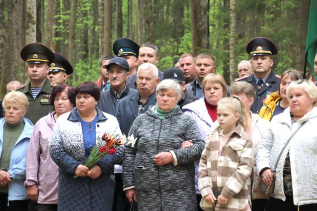7 мая в деревне Осов открыли памятный знак в честь партизанского отряда № 45 «За Родину»