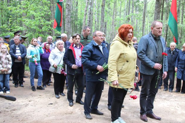7 мая в деревне Осов открыли памятный знак в честь партизанского отряда № 45 «За Родину»