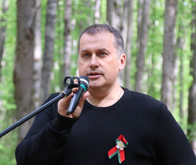 7 мая в деревне Осов открыли памятный знак в честь партизанского отряда № 45 «За Родину» 7 мая в деревне Осов открыли памятный знак в честь партизанского отряда № 45 «За Родину»