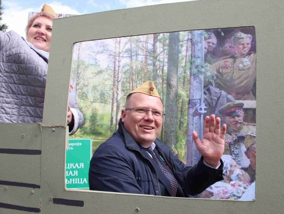 Праздничная колонна и концерт. Как в Костюковичах встретили День Победы