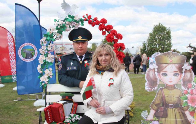 Праздничная колонна и концерт. Как в Костюковичах встретили День Победы