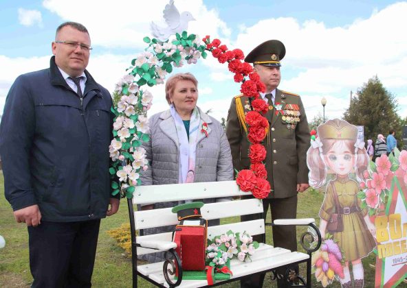Праздничная колонна и концерт. Как в Костюковичах встретили День Победы