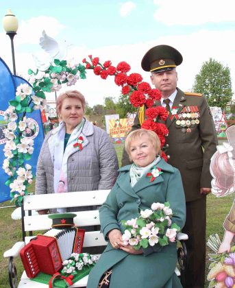 Праздничная колонна и концерт. Как в Костюковичах встретили День Победы