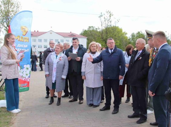 Праздничная колонна и концерт. Как в Костюковичах встретили День Победы