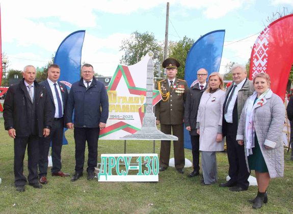 Праздничная колонна и концерт. Как в Костюковичах встретили День Победы