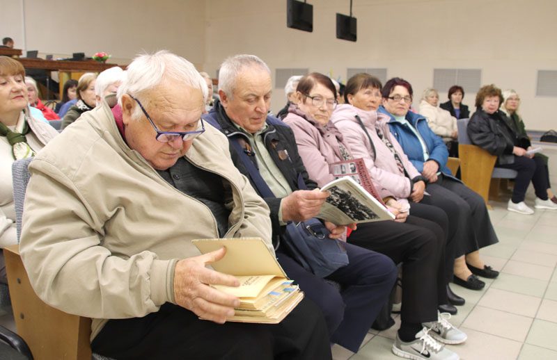 Мероприятие с участием ветеранов труда Костюковщины прошло в МКЦ «Юность» Мероприятие с участием ветеранов труда Костюковщины прошло в МКЦ «Юность»