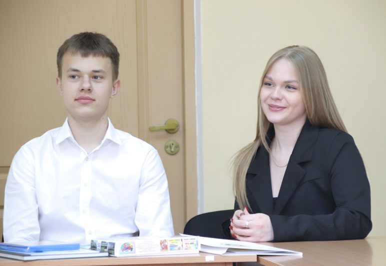 Костюковичские старшеклассники победили в конкурсе социальных молодежных проектов