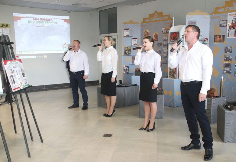 Министр архитектуры и строительства Александр Студнев посетил ОАО «Белорусский цементный завод»