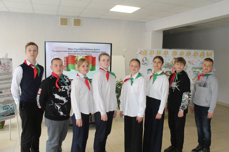 В средней школе №2 прошел торжественный прием в пионеры и члены ОО «БРСМ»