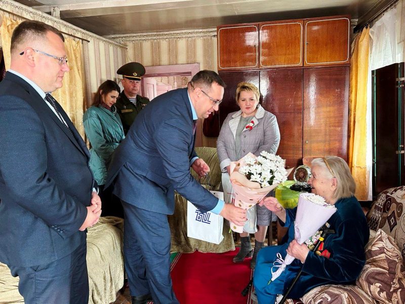 В Костюковичах в преддверии Дня Победы навестили малолетних узников фашистских концлагерей и членов их семей В Костюковичах в преддверии Дня Победы навестили малолетних узников фашистских концлагерей и членов их семей