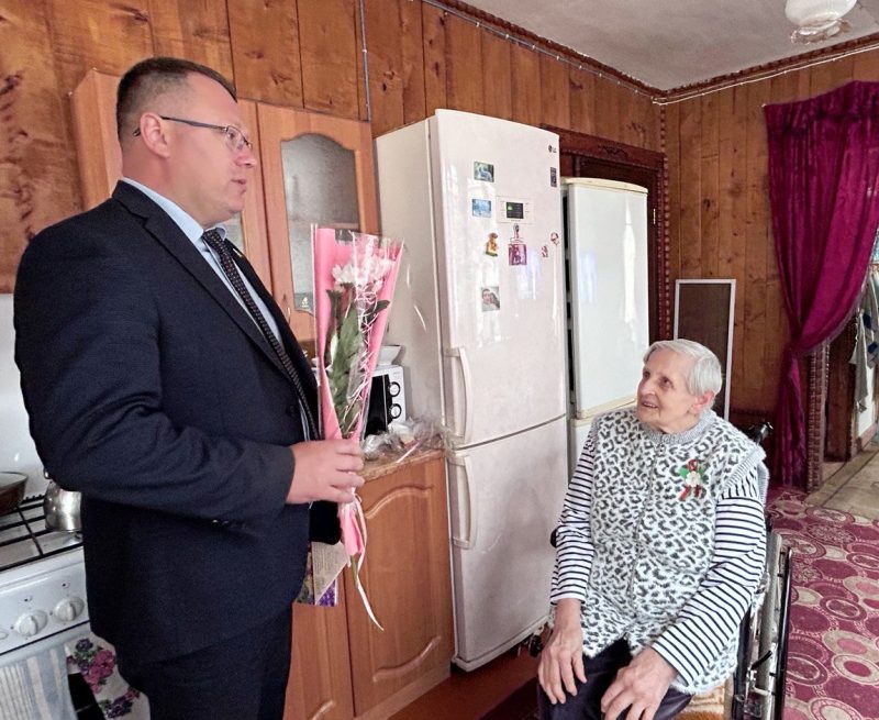 В Костюковичах в преддверии Дня Победы навестили малолетних узников фашистских концлагерей и членов их семей В Костюковичах в преддверии Дня Победы навестили малолетних узников фашистских концлагерей и членов их семей